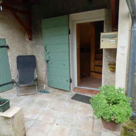 Le Gite De Dedee Entrevennes Exterior photo